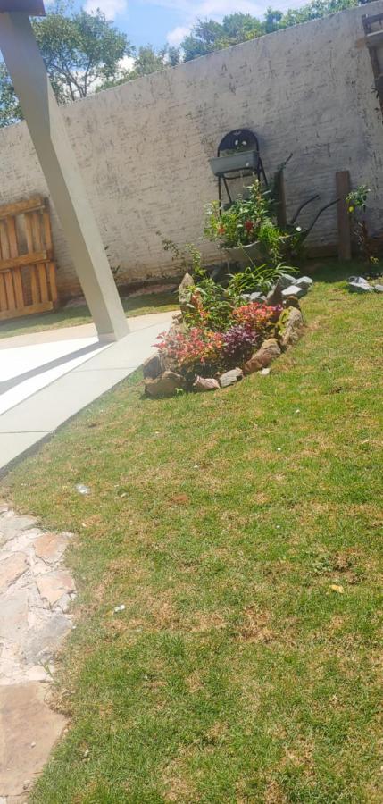 מלון Alto Paraíso de Goiás Casal Ostara Begonia מראה חיצוני תמונה