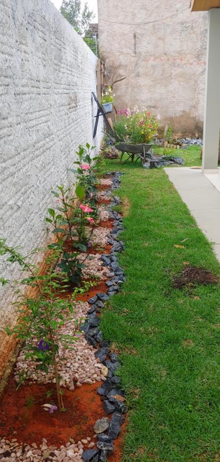 מלון Alto Paraíso de Goiás Casal Ostara Begonia מראה חיצוני תמונה