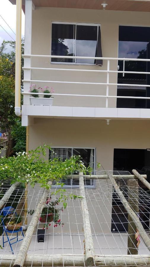 מלון Alto Paraíso de Goiás Casal Ostara Begonia מראה חיצוני תמונה